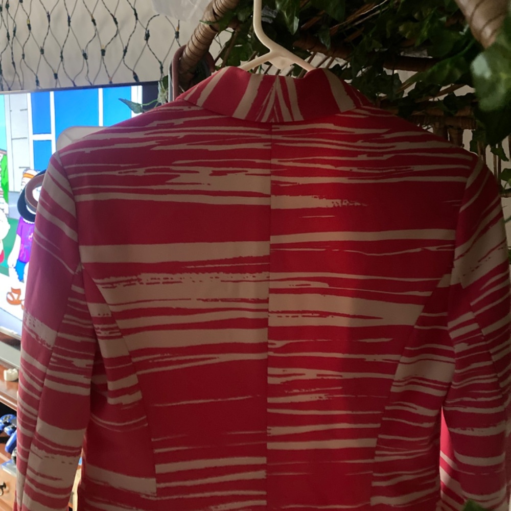 Blazer - Picture 3 of 3